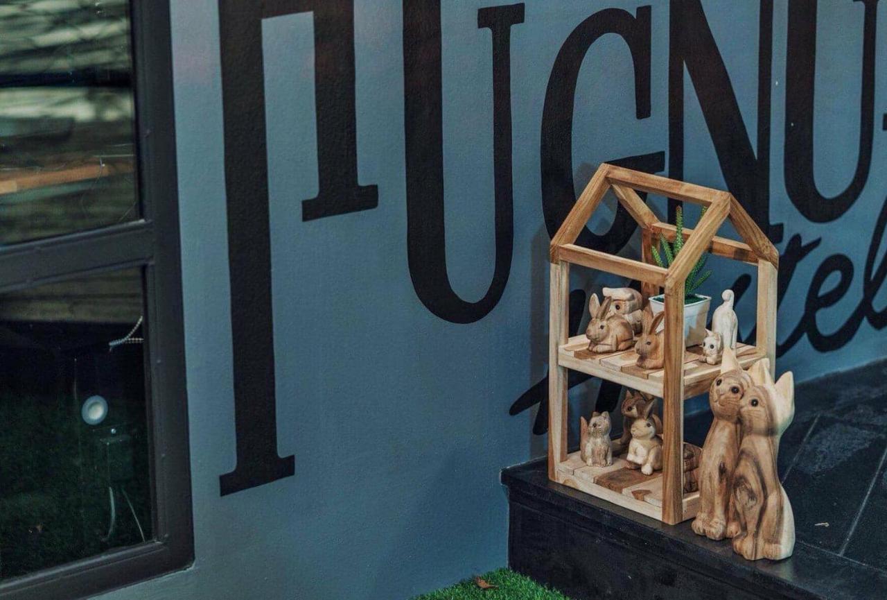 Hugnur Hostel And Coffee 치앙마이 외부 사진